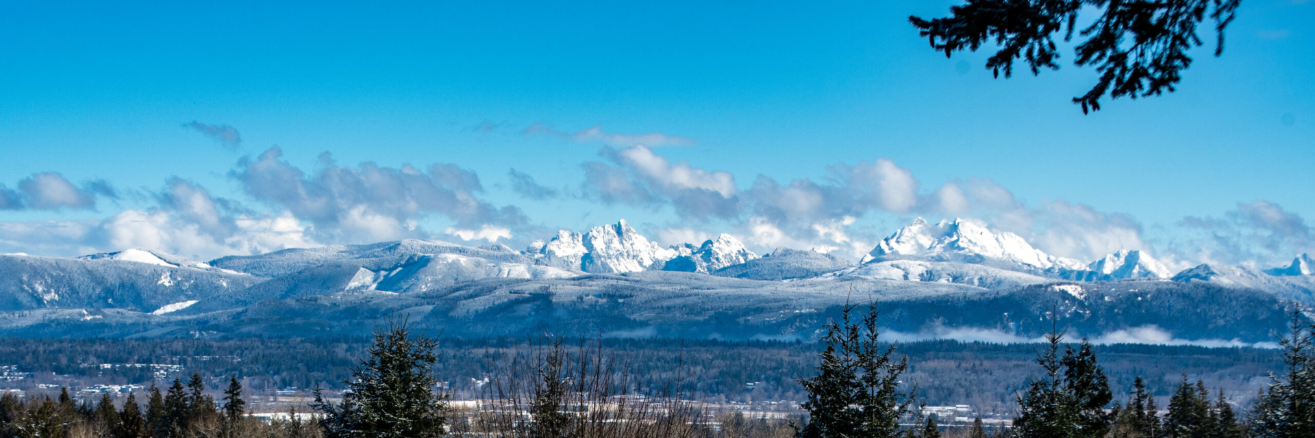 View of the Three Fingers mountains from Marysville, Washington